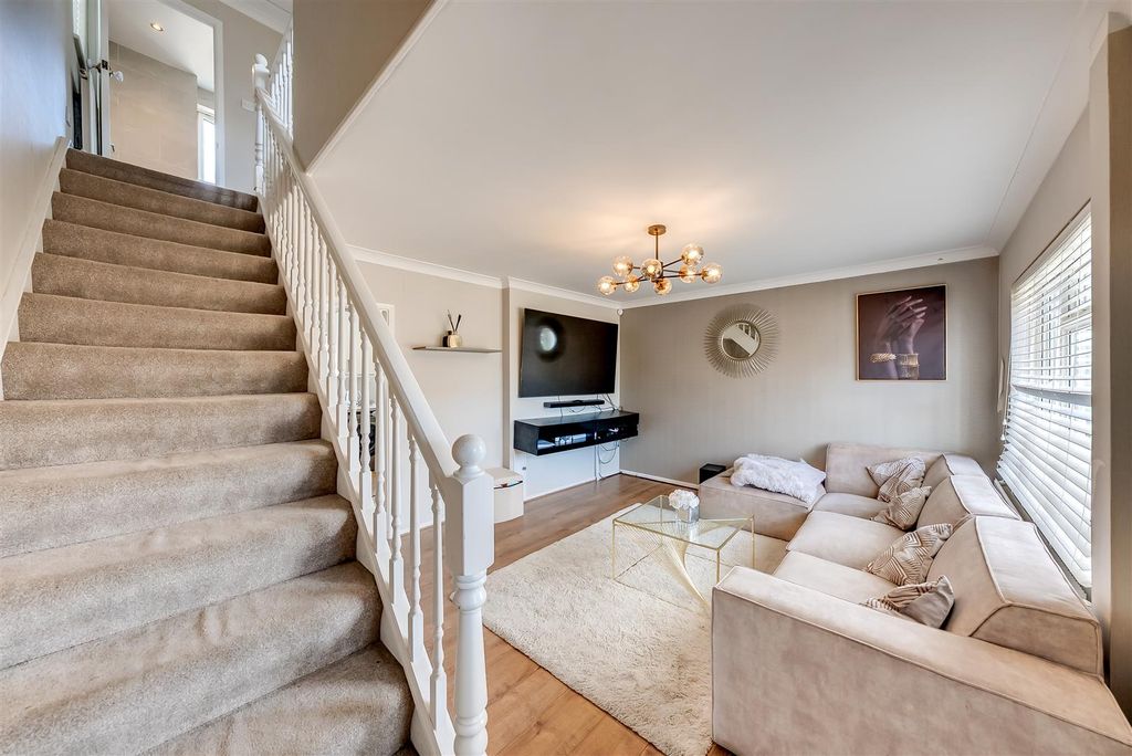 Property photo 2 of 20 A7S09456Hdr.Jpg