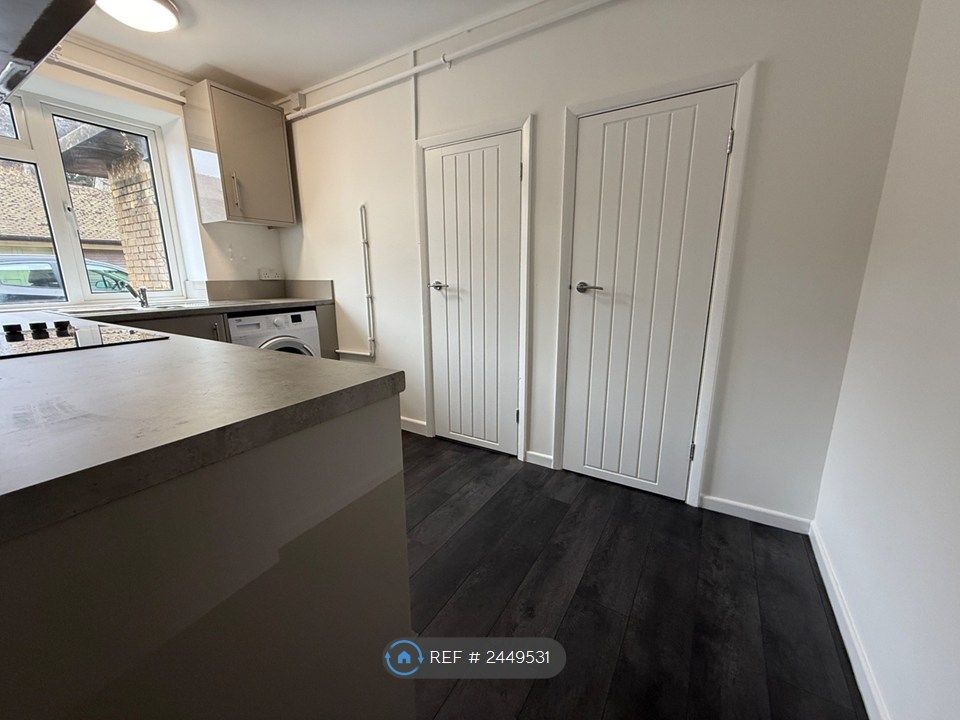 Property photo 2 of 12 Kitchen