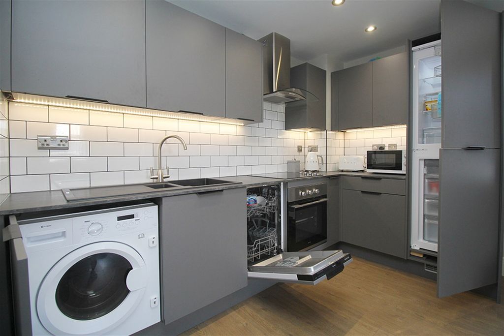 Property photo 2 of 24 Kitchen