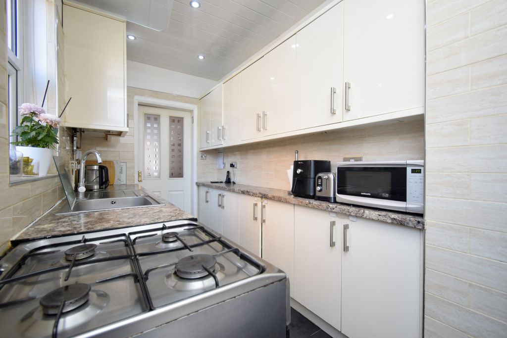 Property photo 2 of 12 Gallery