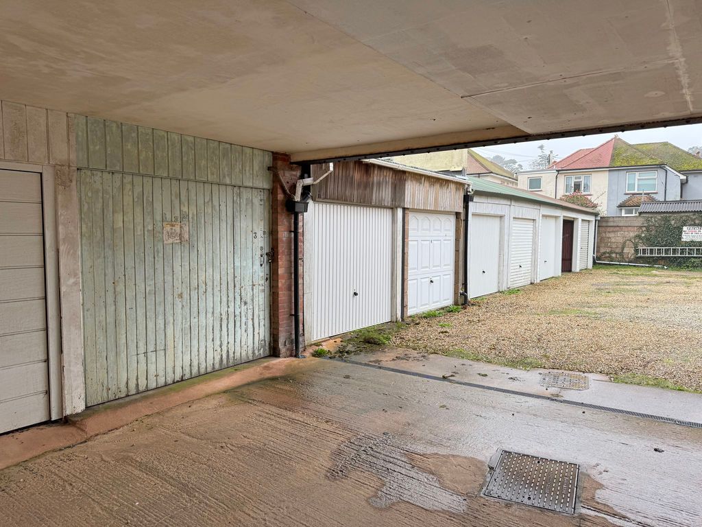 Property photo 3 of 12 Photo 1