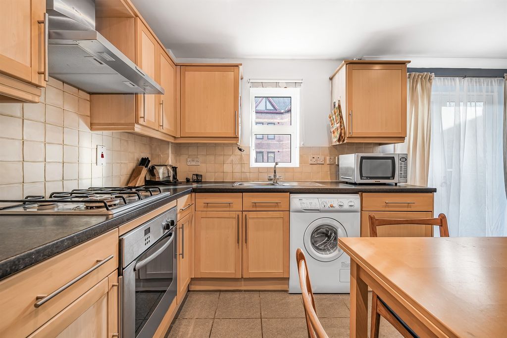 Property photo 2 of 9 Kitchen