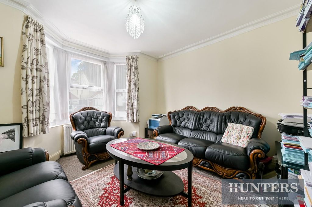 Property photo 2 of 20 Cromwell Road-11.Jpg