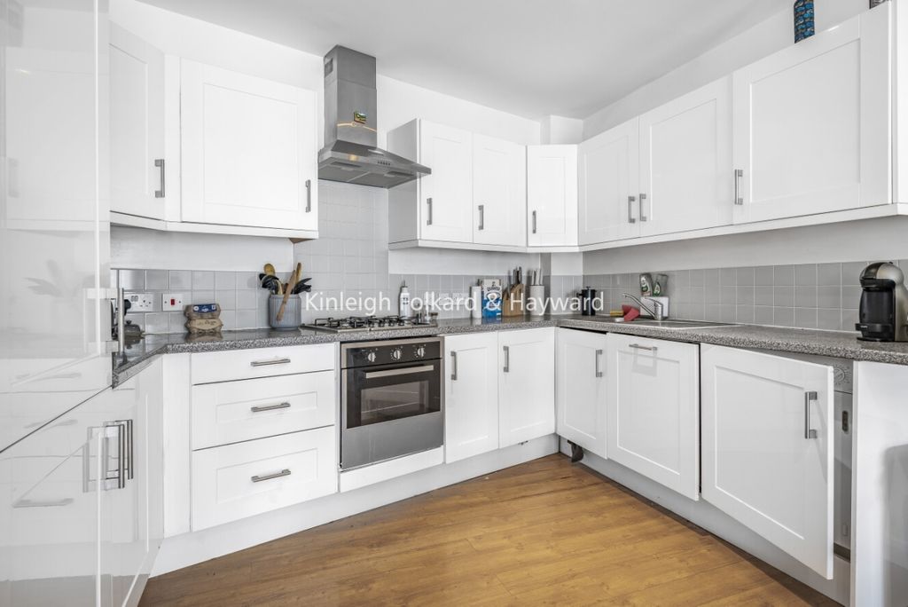 Property photo 3 of 7 1E579Bc8-0141-4B5A-8