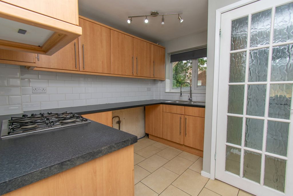 Property photo 2 of 17