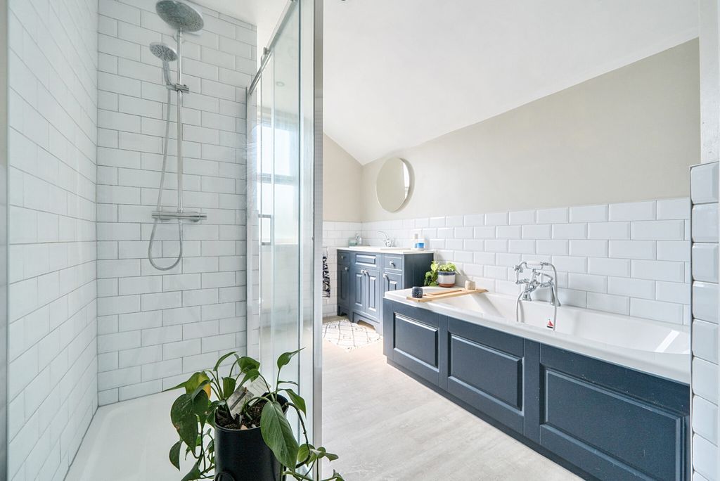 Property photo 2 of 19 1321382-20-6874ce...