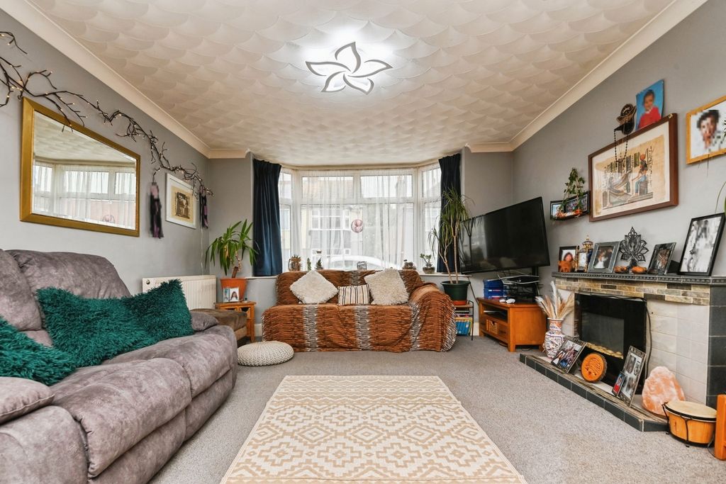 Property photo 3 of 13 Pbox-Img.Jpg