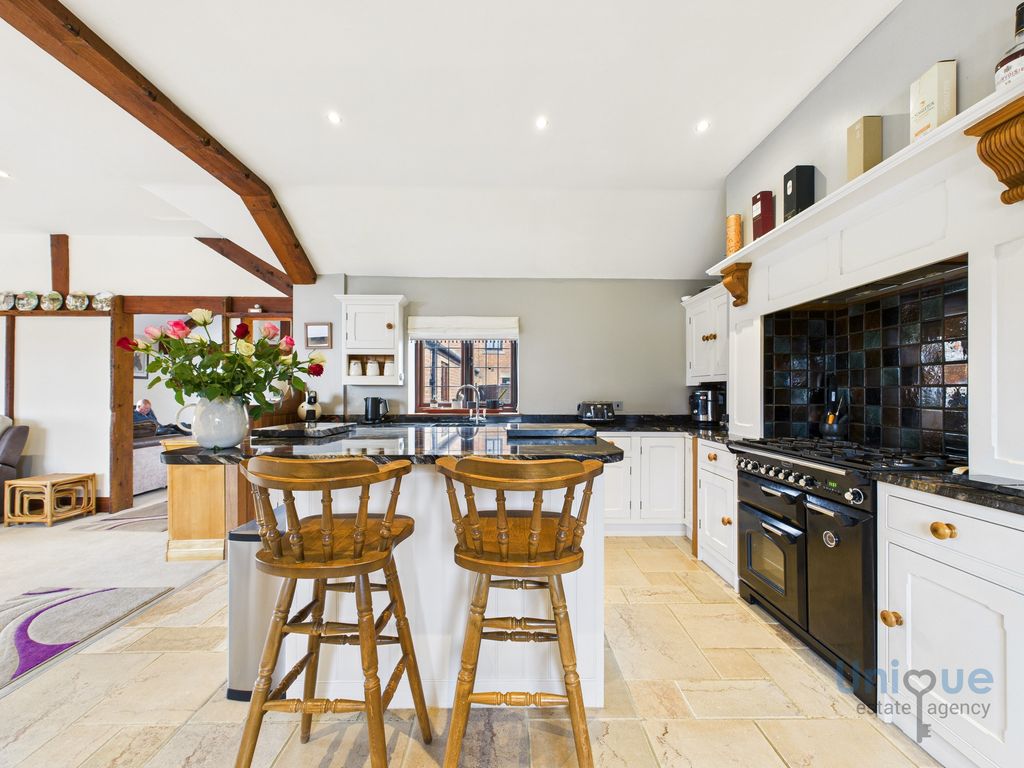 Property photo 2 of 30