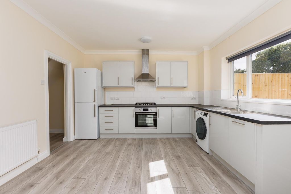 Property photo 1 of 20 12 Hanover St-14.Jpg