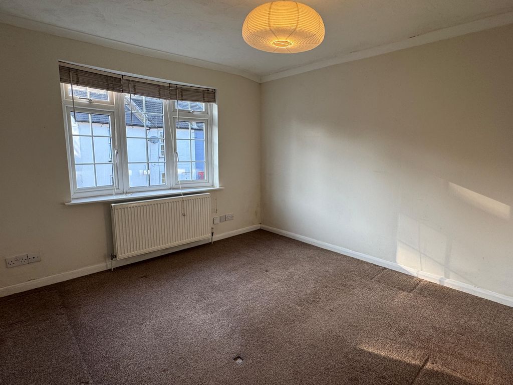 Property photo 1 of 4