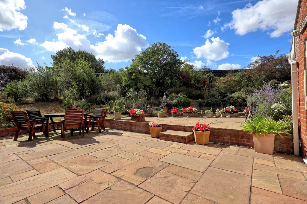 Property photo 2 of 23