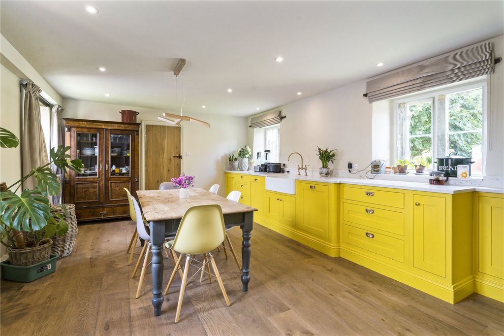 Property photo 3 of 16 Picture No. 10