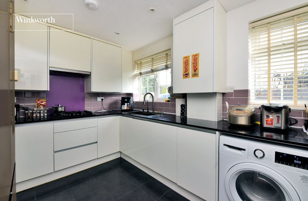 Property photo 2 of 15 Picture No. 10