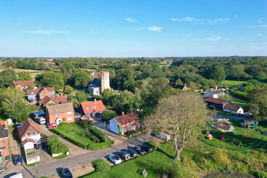 Property photo 2 of 32