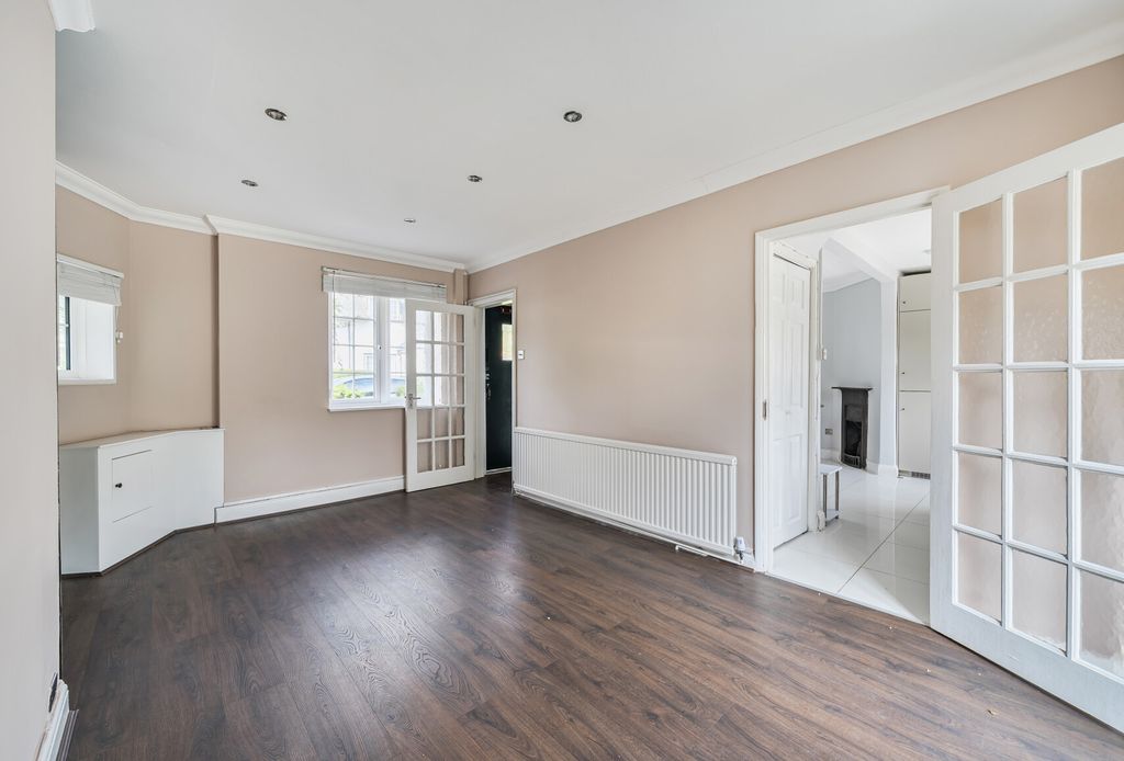Property photo 1 of 10 1349146-11-68B81d...