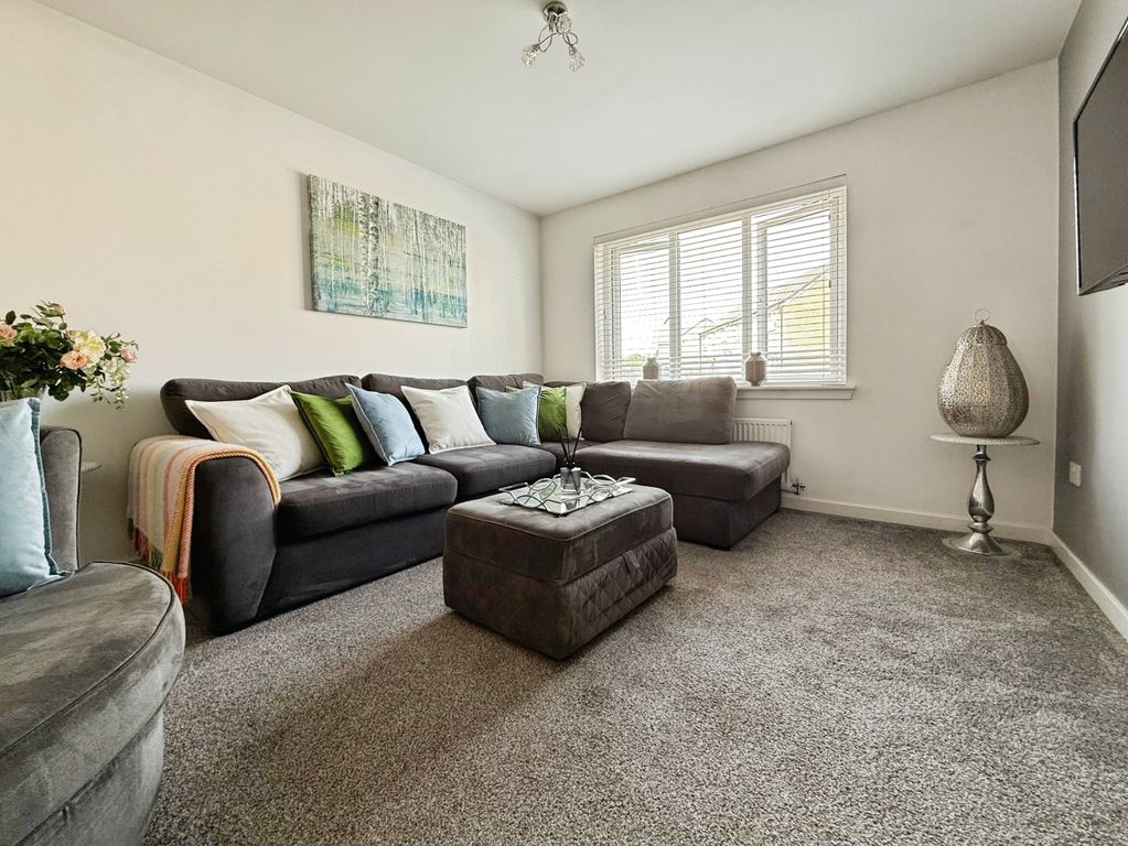 Property photo 2 of 39 Lounge Aspect