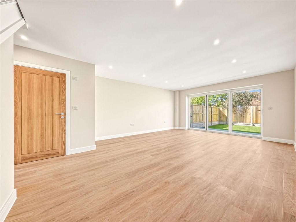 Property photo 3 of 19 Img_20260418_110722_001.Jpg