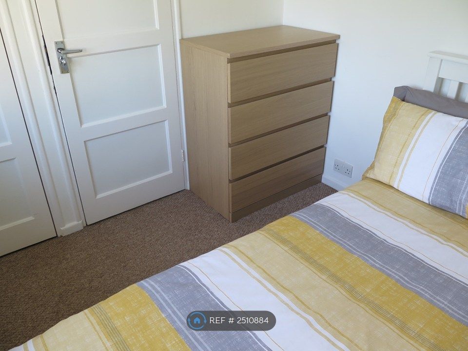 Property photo 3 of 12 Room 4: Cosy Single