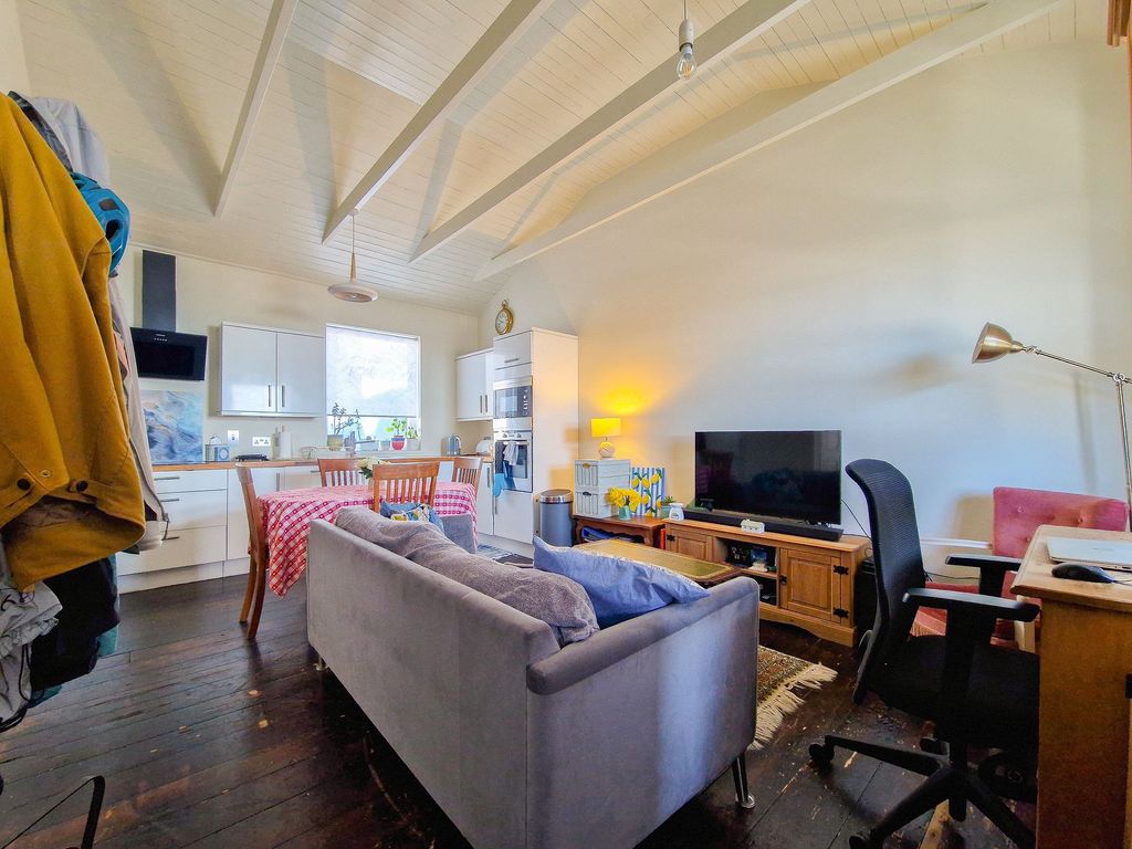 Property photo 3 of 26