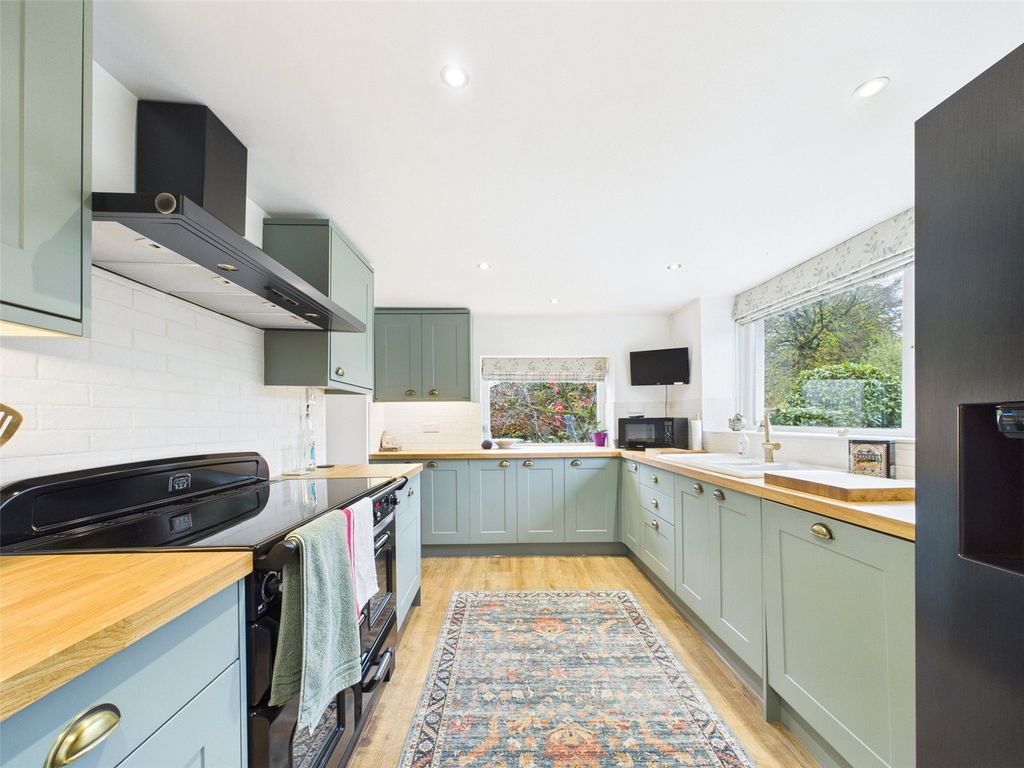 Property photo 2 of 24 Kitchen