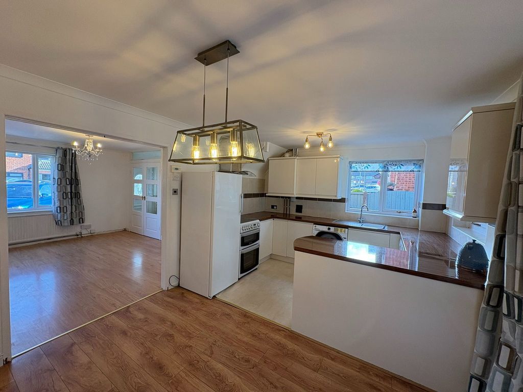 Property photo 2 of 23