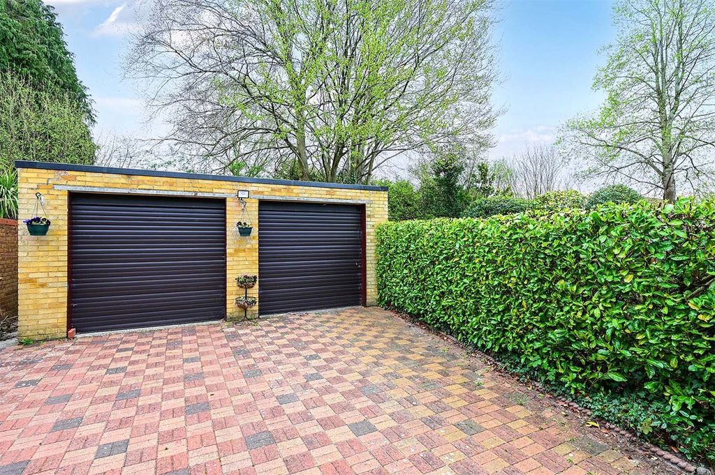 Property photo 3 of 18 Picture No. 33