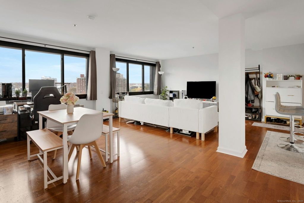 Property photo 2 of 12 <Alttext/>