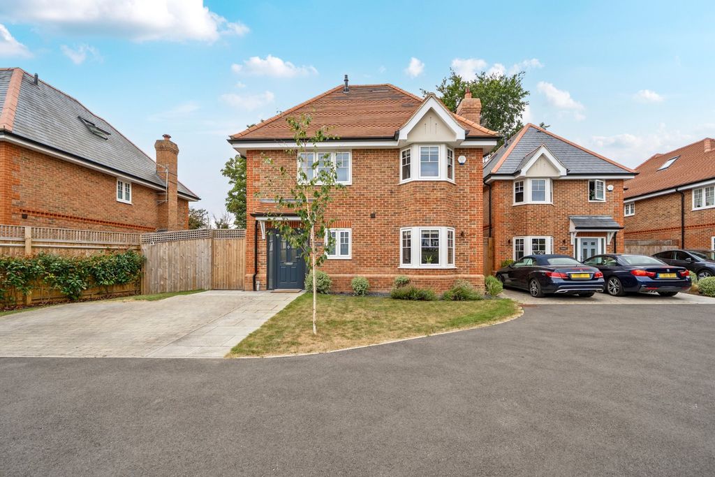Property photo 1 of 18 External