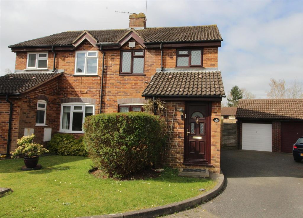 Property photo 1 of 8 Buchanan Court