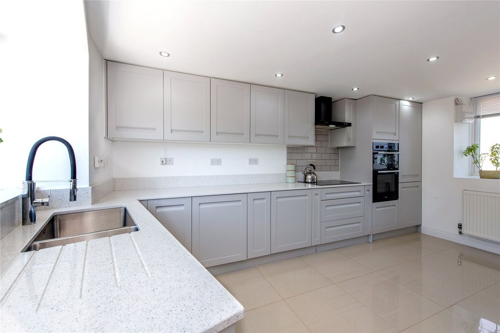 Property photo 3 of 17 Picture No. 04