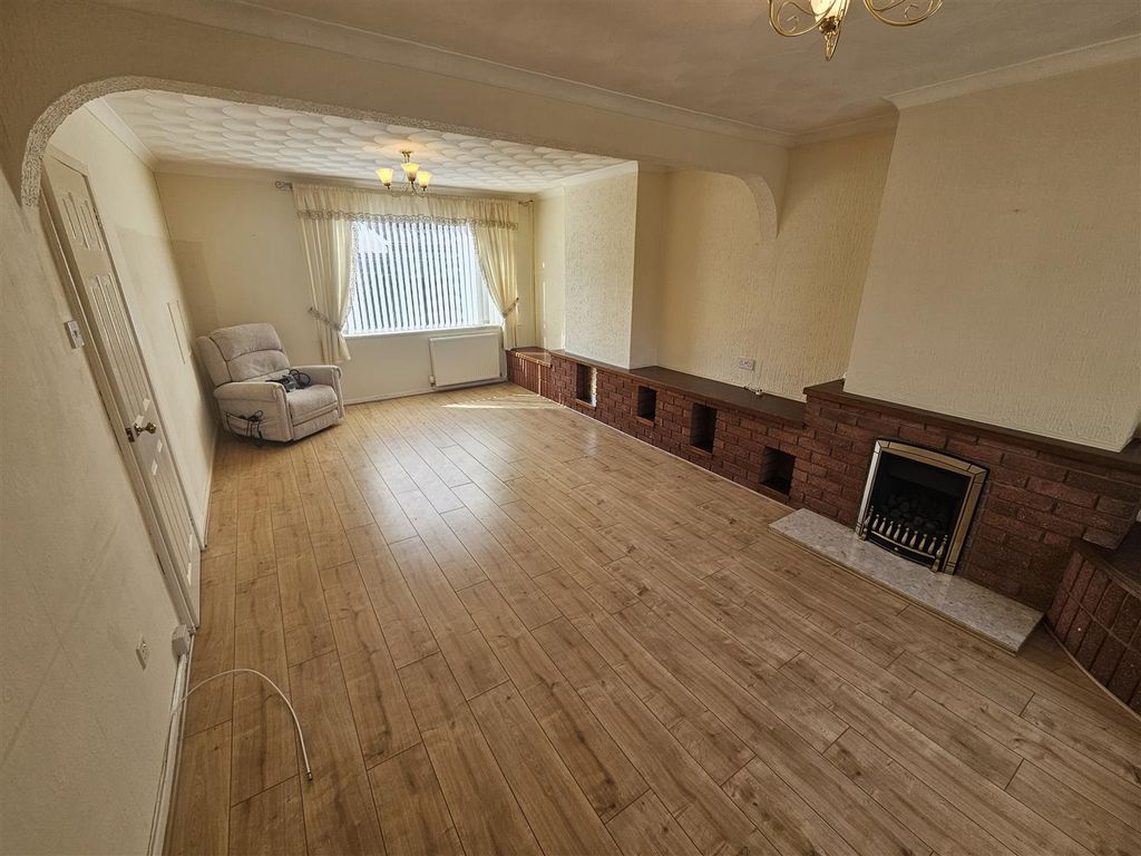 Property photo 2 of 17 Lounge Dining Room