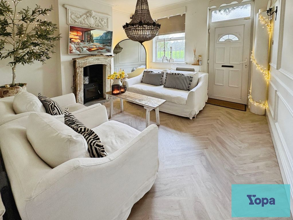 Property photo 1 of 8 Sitting Room