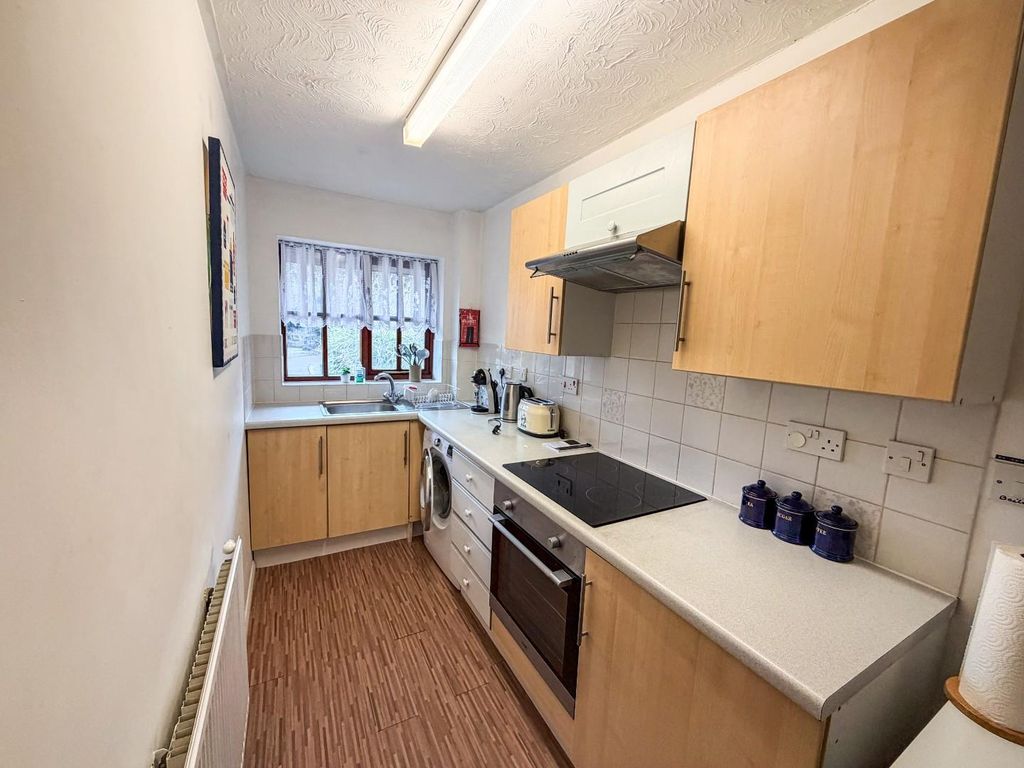 Property photo 2 of 10 Tlc_7c1B81E4-97F7-454E-A753-1E0627393032_9d342F8.J