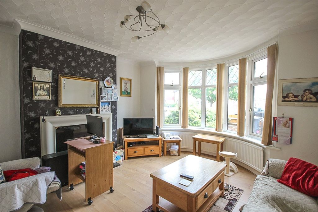Property photo 2 of 13 Picture No. 23