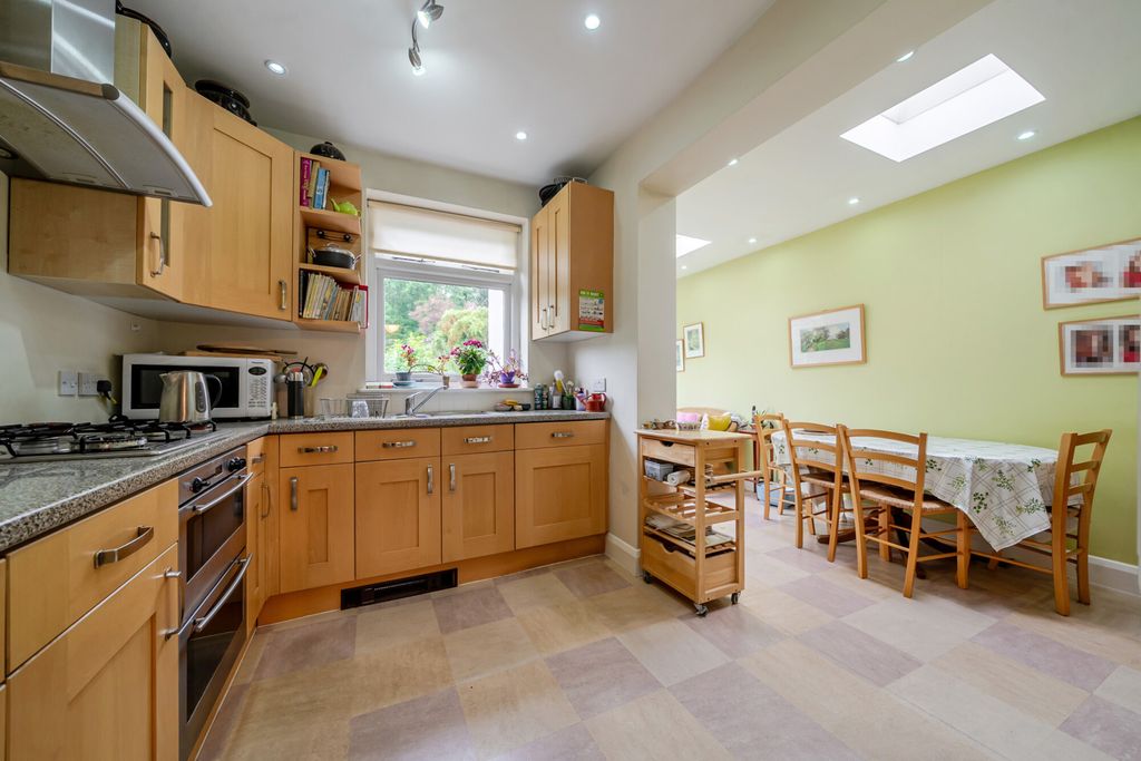 Property photo 3 of 17 1470328-5-6A1Ea00...