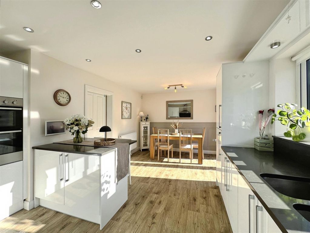 Property photo 3 of 43 36Bedb9E-Img_4919.Jpg