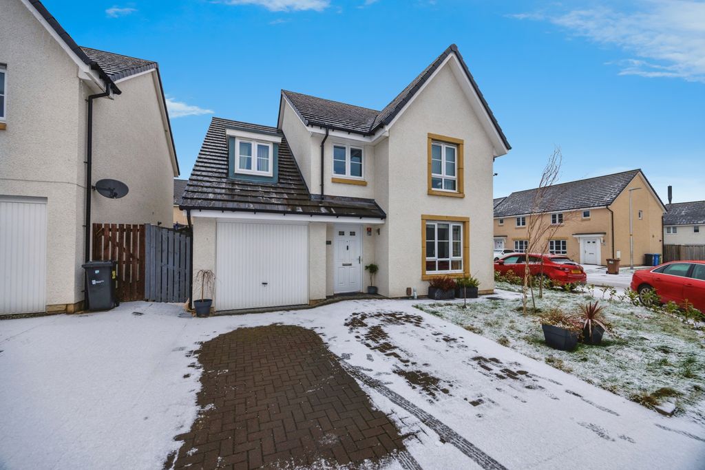 Property photo 2 of 20 Front View