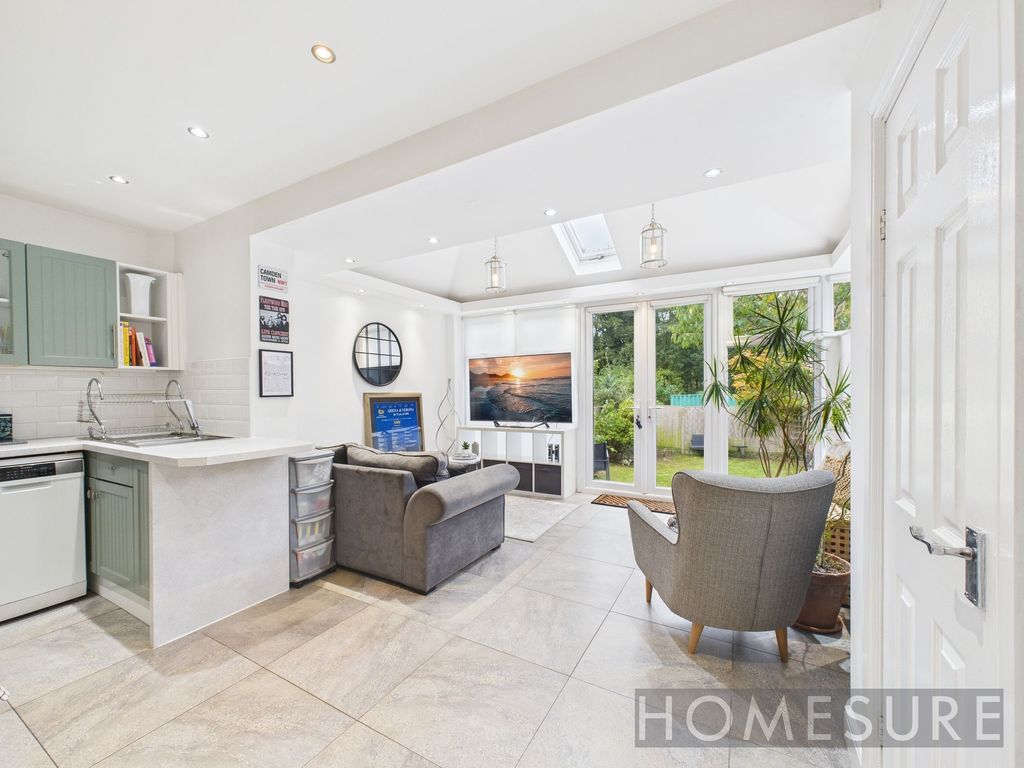 Property photo 2 of 20