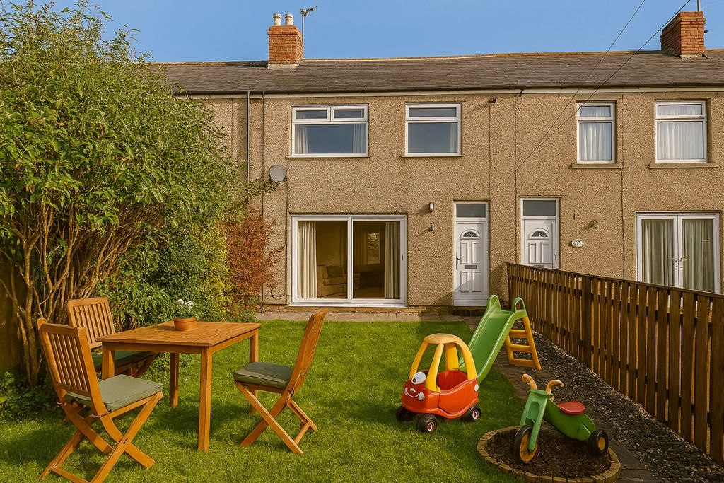 Property photo 1 of 7 Designer (57)