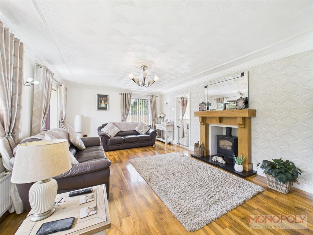 Property photo 2 of 32 Cam01943G0-Pr0460-Still009.Jpg
