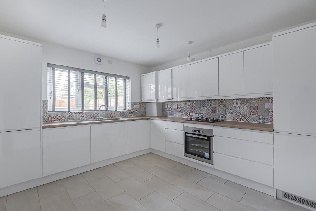 Property photo 2 of 10 Kitchen