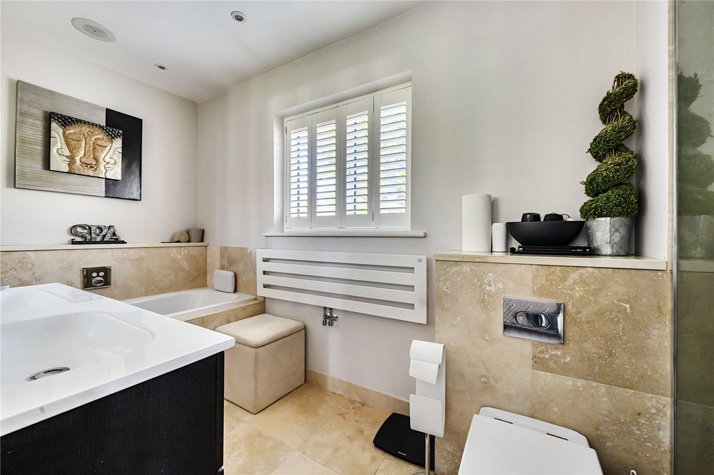 Additional image 10 of 5 bed detached house for saleRuskin Court, Crowthorne, Berkshire RG45