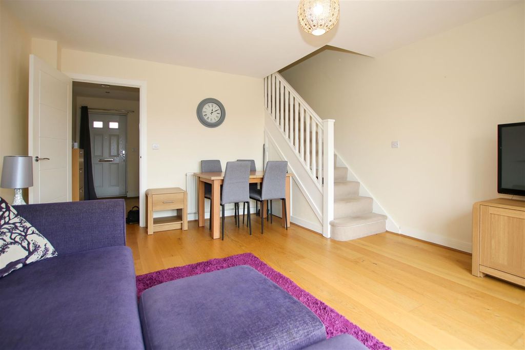 Property photo 3 of 14 Living 3.Jpg