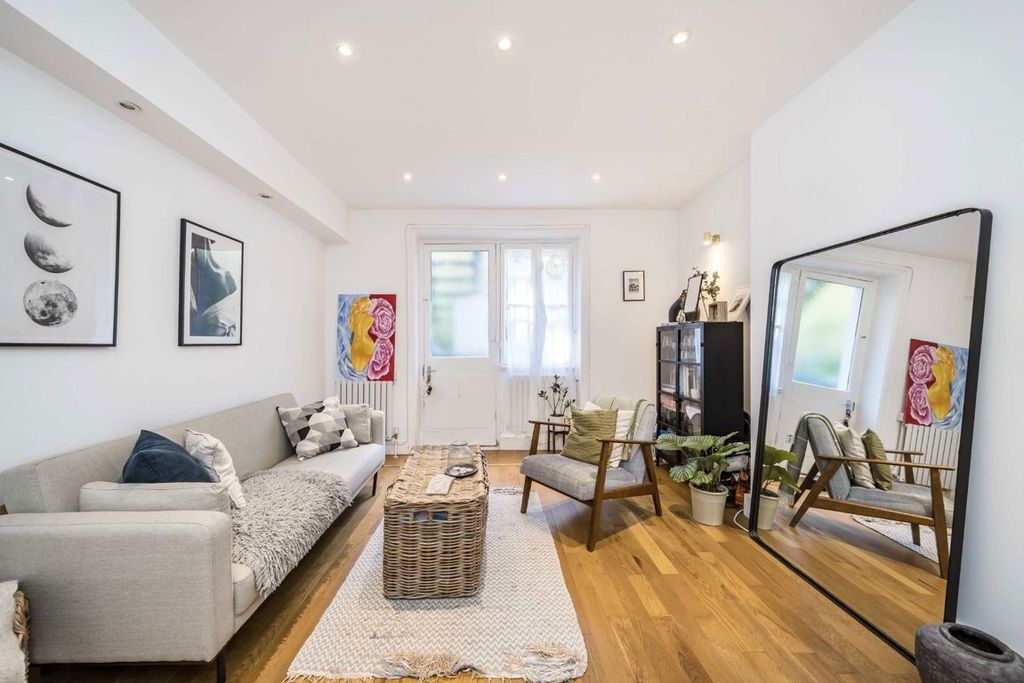 Property photo 2 of 8