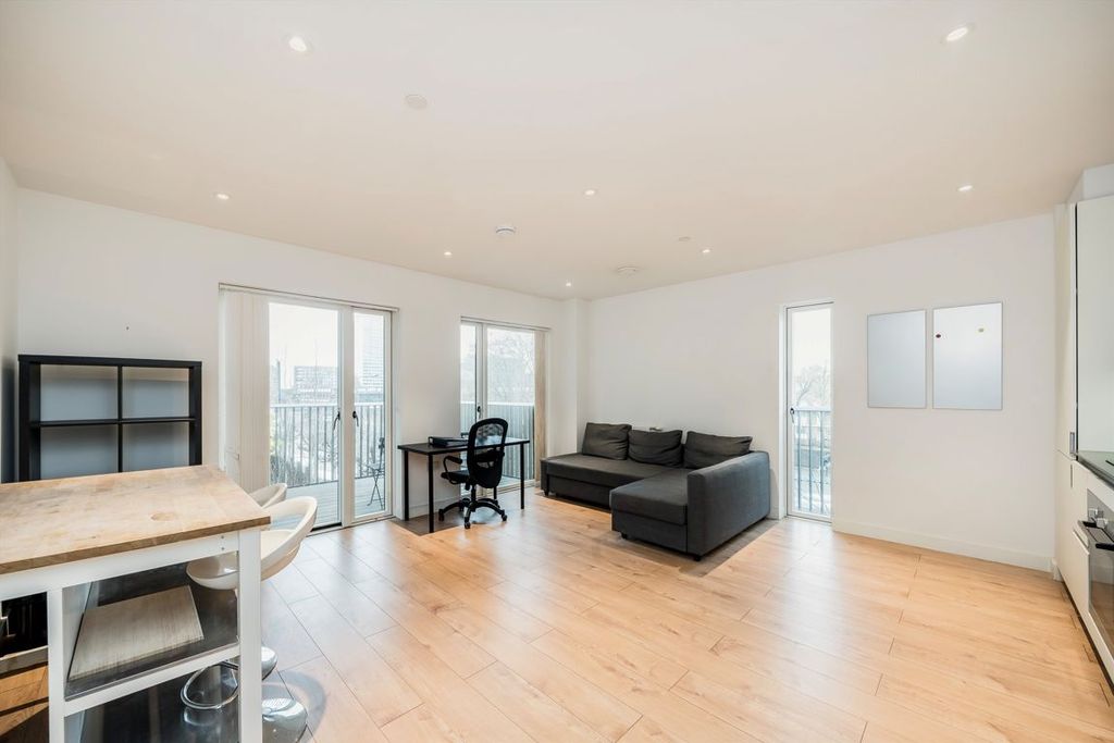 Property photo 2 of 7