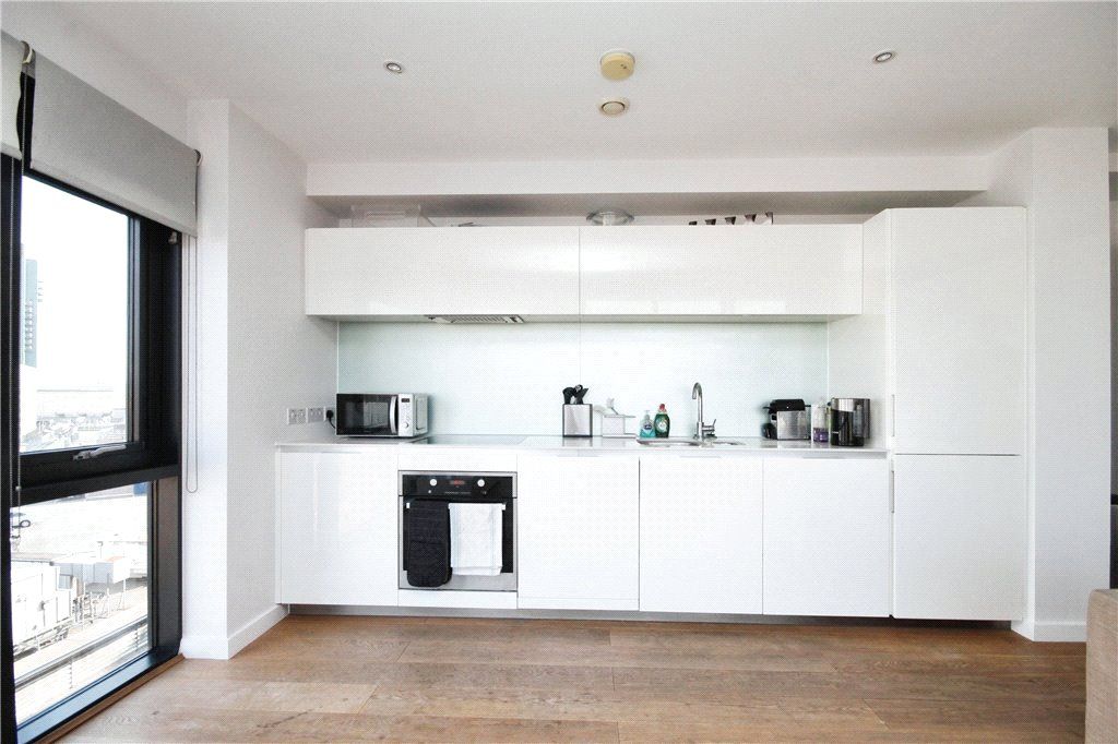 Property photo 2 of 11 Kitchen