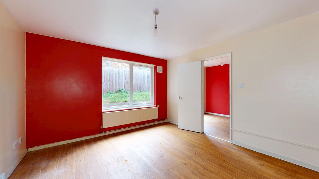 Property photo 2 of 23 31 Ivatt Way, Turnpike Lane, London, N17 6Pf