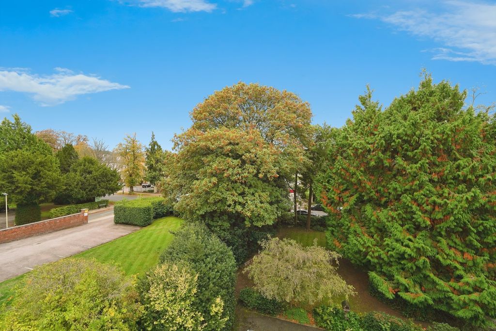 Property photo 2 of 20 Photo