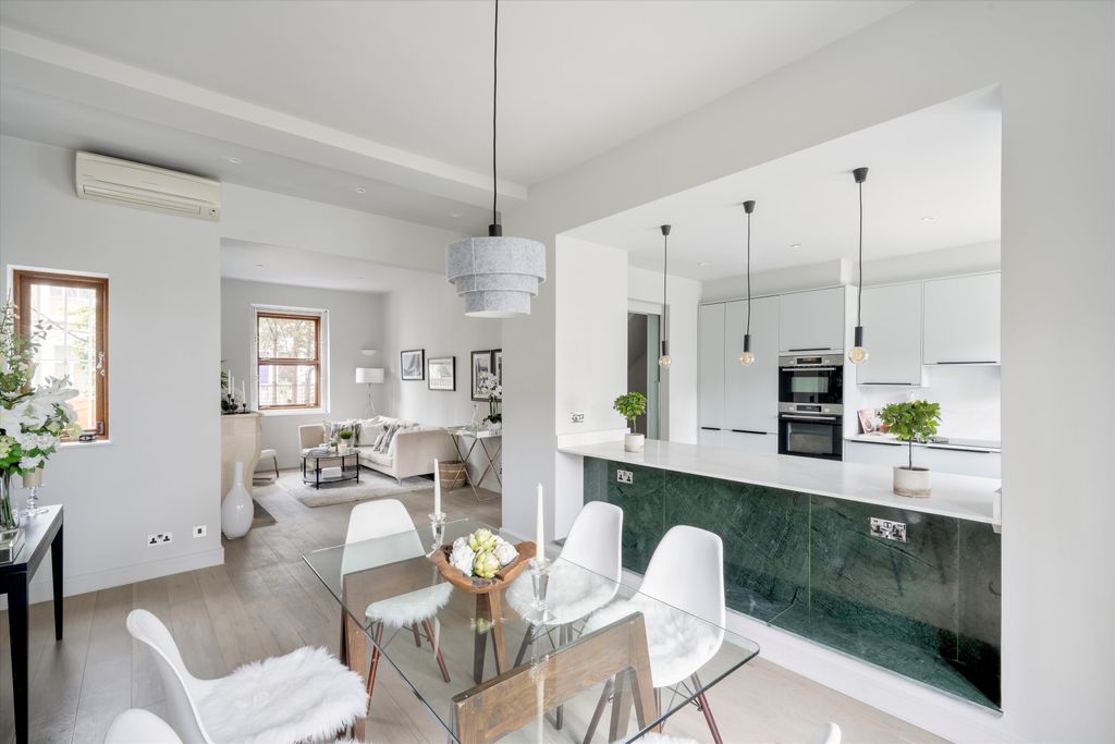 Property photo 3 of 20 Image