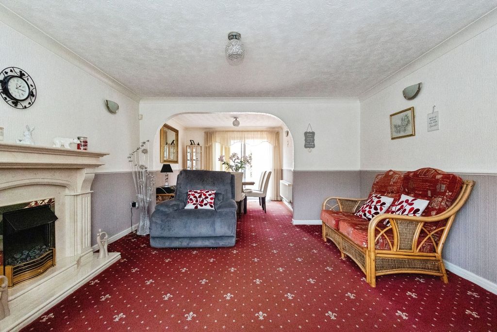 Property photo 3 of 17 Photo